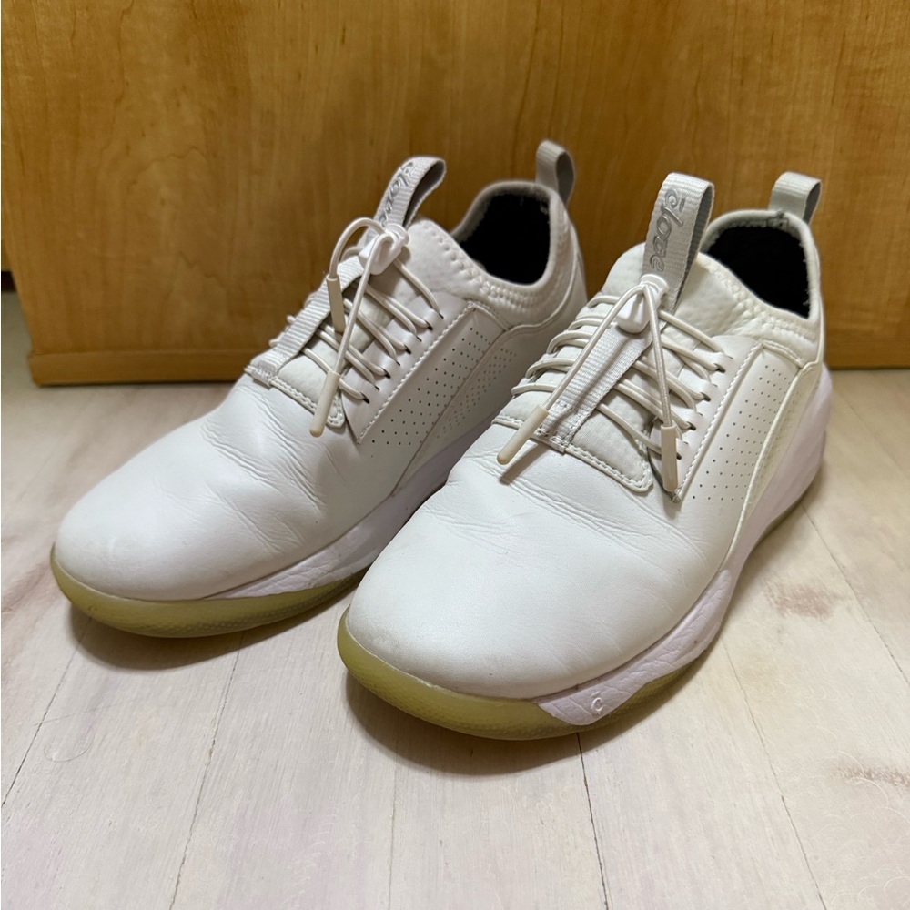 Clove Nursing Shoes